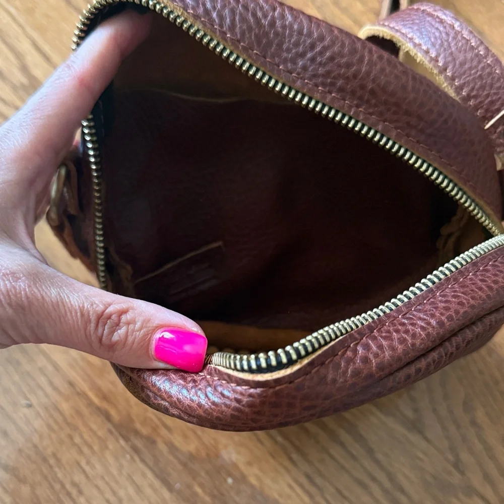 Portland Leather Round Crossbody Bag - Brown